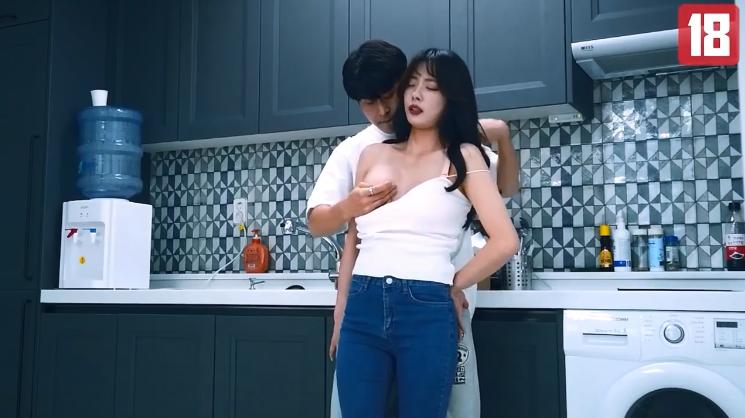 ngực bự sex Bí mật của bà xã ngoan hiền lại thích những trò bạo dâm mà ông chồng không biết